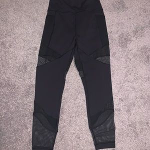 Lululemon women’s black leggings with mesh